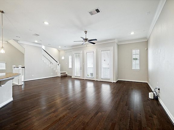 5th image of 430 N Live Oak St