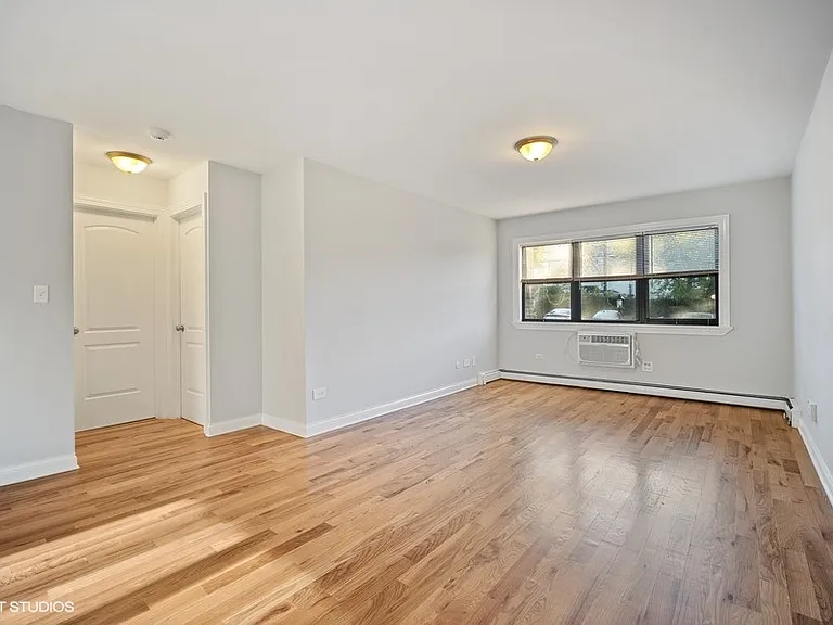 696 Elm Pl — Photo 18