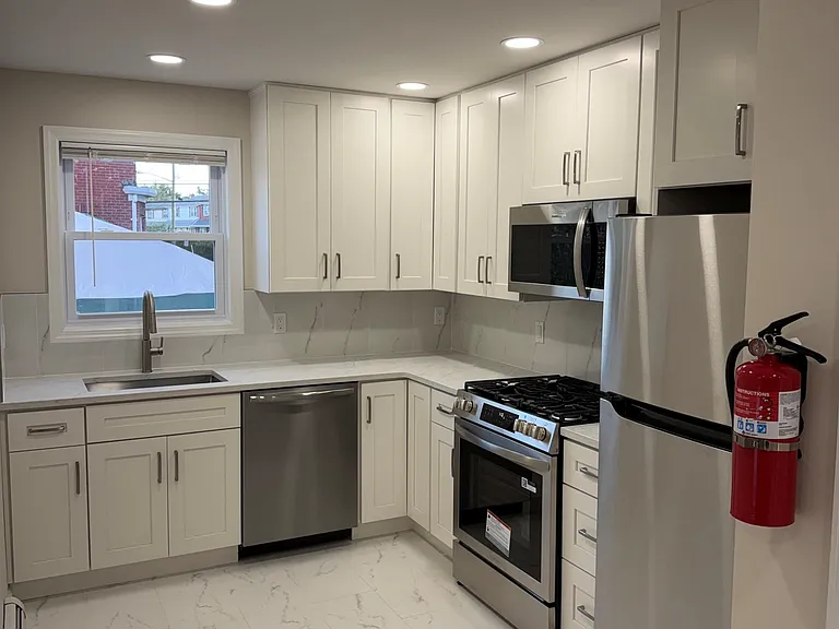 501 Taylor Ave #1 — Photo 1