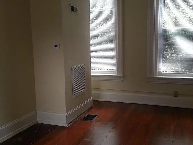 2722 Jefferson Ave #3 — Photo 5