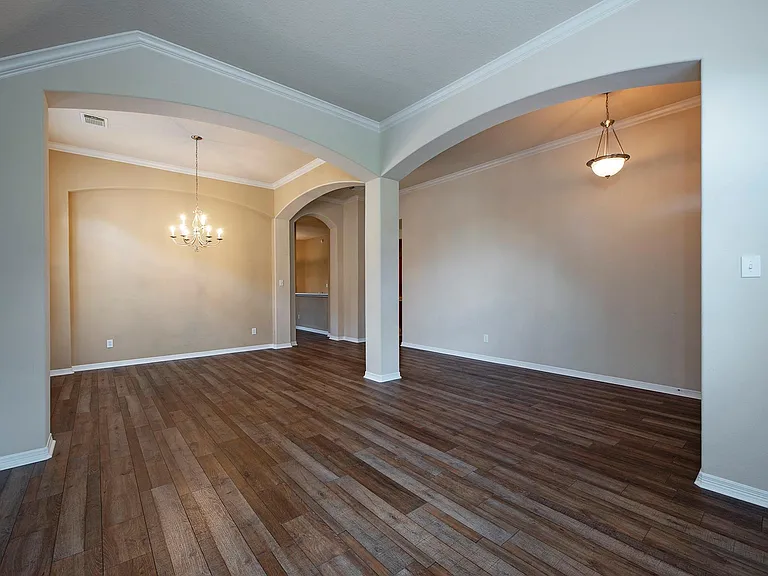 1208 Pisana — Photo 5