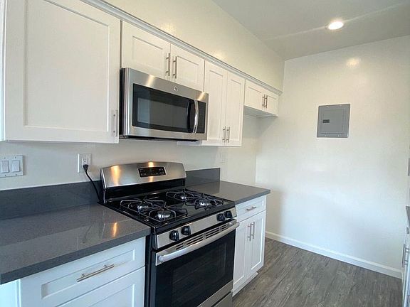 2nd image of 1421 College View Dr APT 27