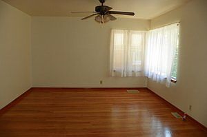 4th image of 993 Wentworth Ave