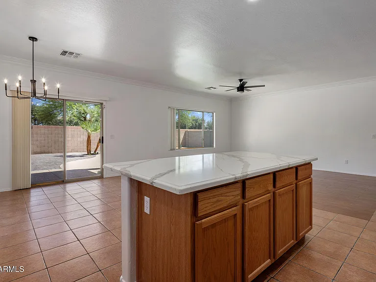 17862 W Caribbean Ln — Photo 9