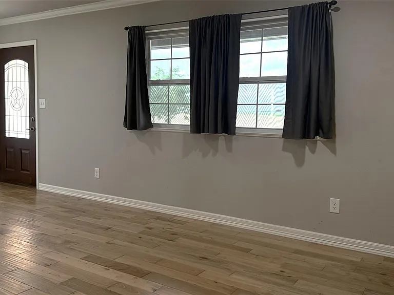 10150 FM 619 — Photo 13