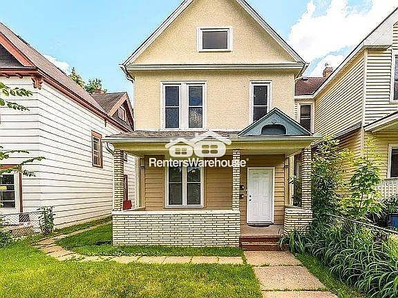 1st image of 792 Edmund Ave W #1