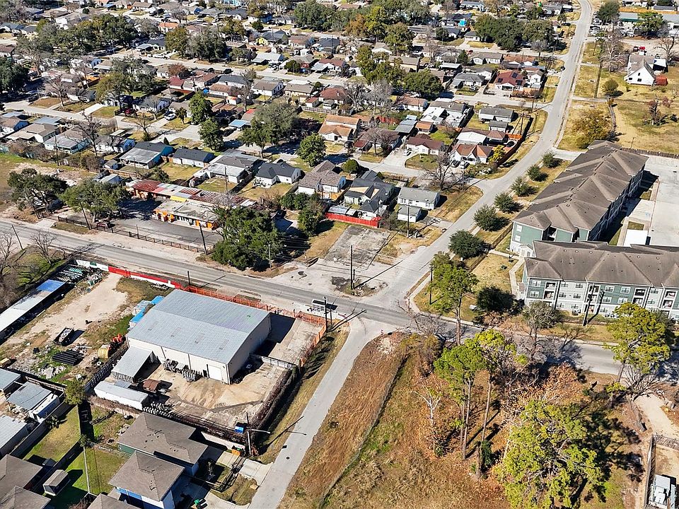 2nd image of 61 Berry Rd