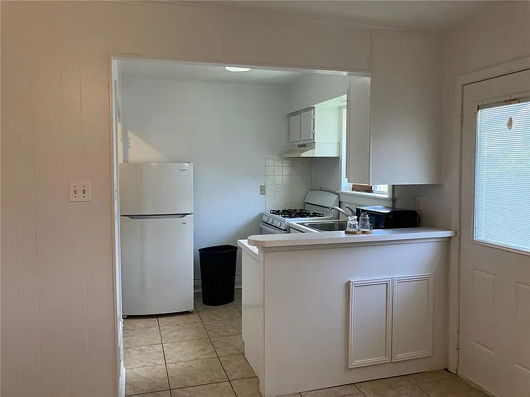 717 Edenborn Ave — Photo 5