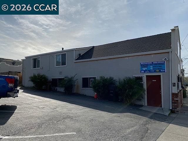 1st image of 809 W 2nd St