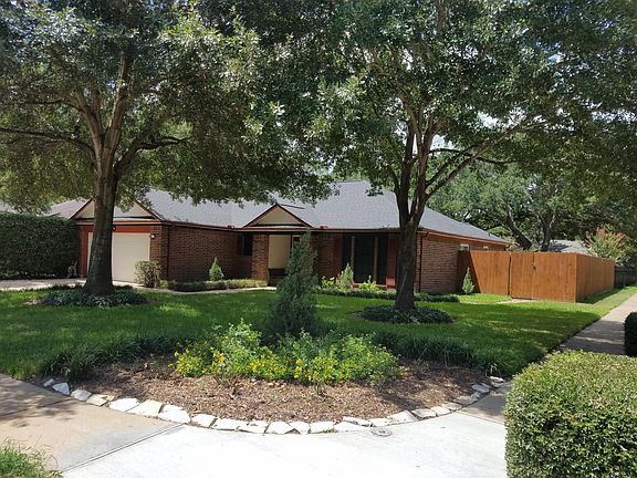 2nd image of 2641 Village Way Dr