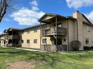 1806 Pioneer Rd APT 215, Red Wing, MN 55066