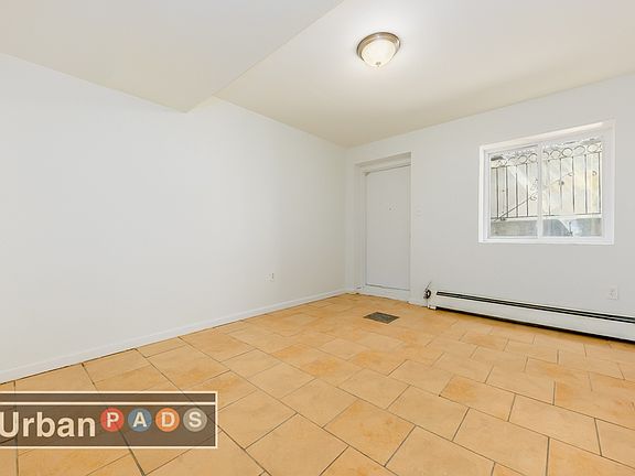 5th image of 121 Maujer St #1B