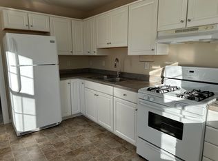 48 N Main St #R, Newmarket, NH 03857