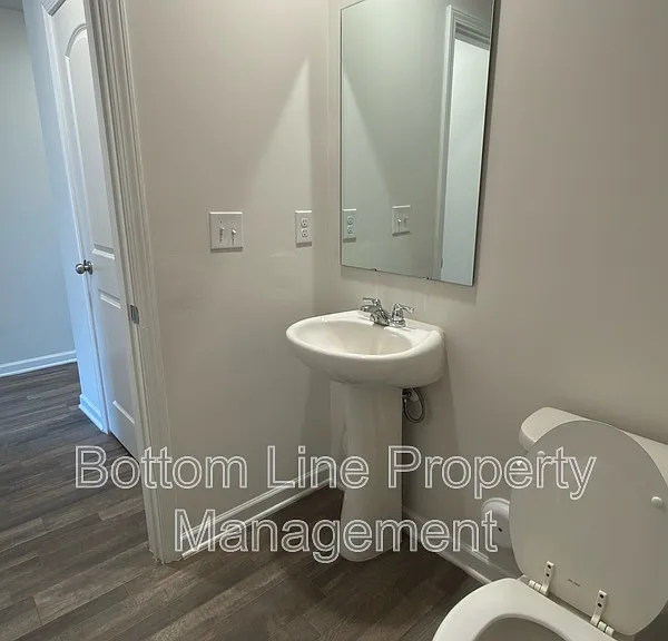 1035 Pepper Ln — Photo 5