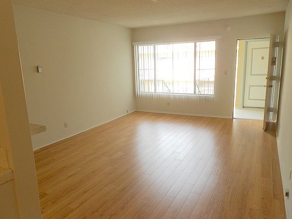 4th image of 3722 Bagley Ave APT 30