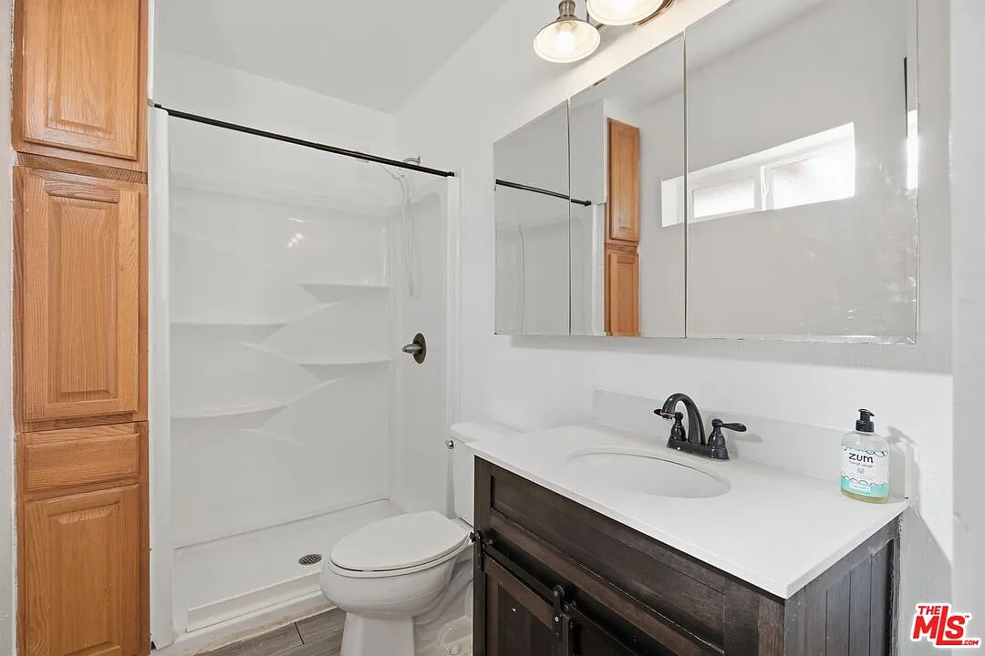 2 bed, 2.0 bath, 1000 sqft, $2,950 — Photo 2