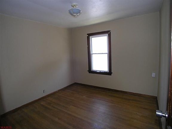 4th image of 7062-7064 Lansdowne Ave