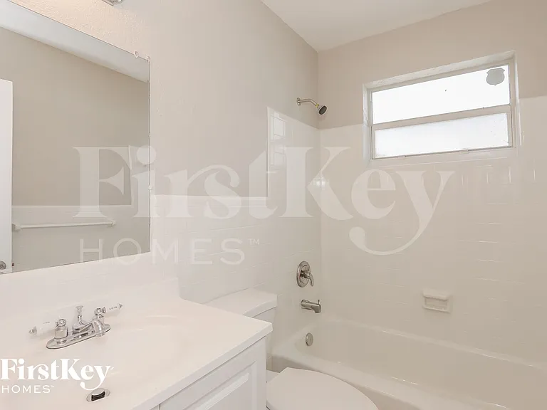 4900 NW 3rd Ave — Photo 9