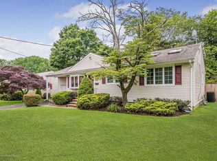 568 Garfield Ave, Belford, NJ 07718