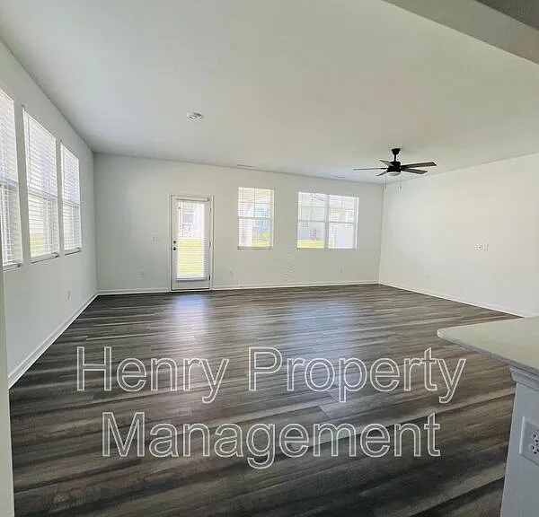 387 Thompson Overlook Way — Photo 4