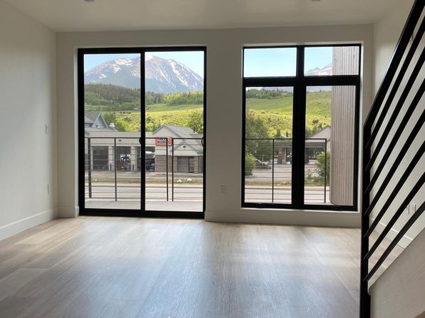 800 Blue River Pkwy #1B