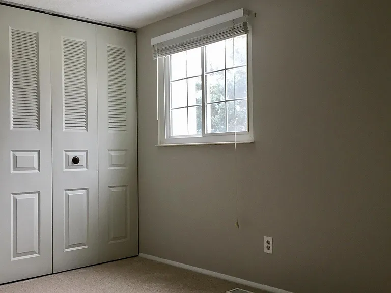 917 Lynwood Ct — Photo 13