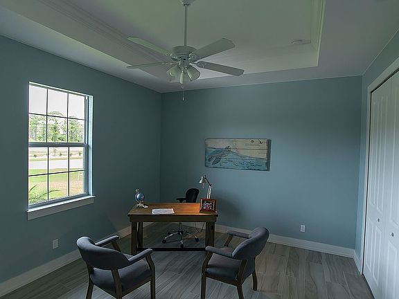 3rd image of 165 West Dr