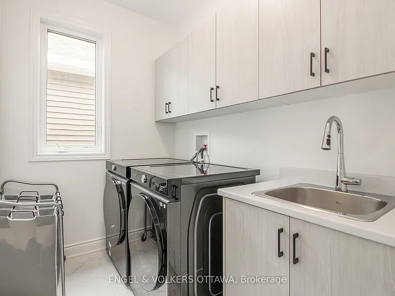 1031 Curraglass Walk — Photo 12