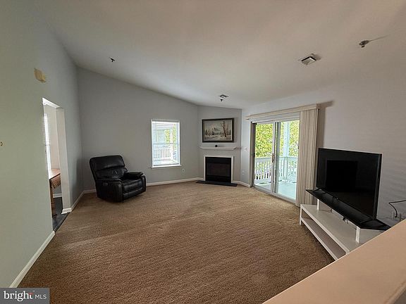 4th image of 5809 Hidden Lake Dr