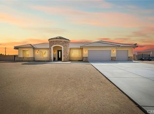 10077 Silver Palm Dr, Oak Hills, CA 92344