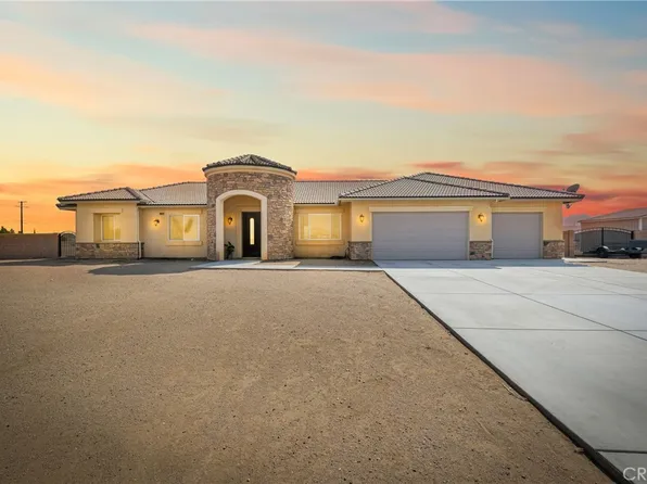 10077 Silver Palm Dr, Oak Hills, CA 92344