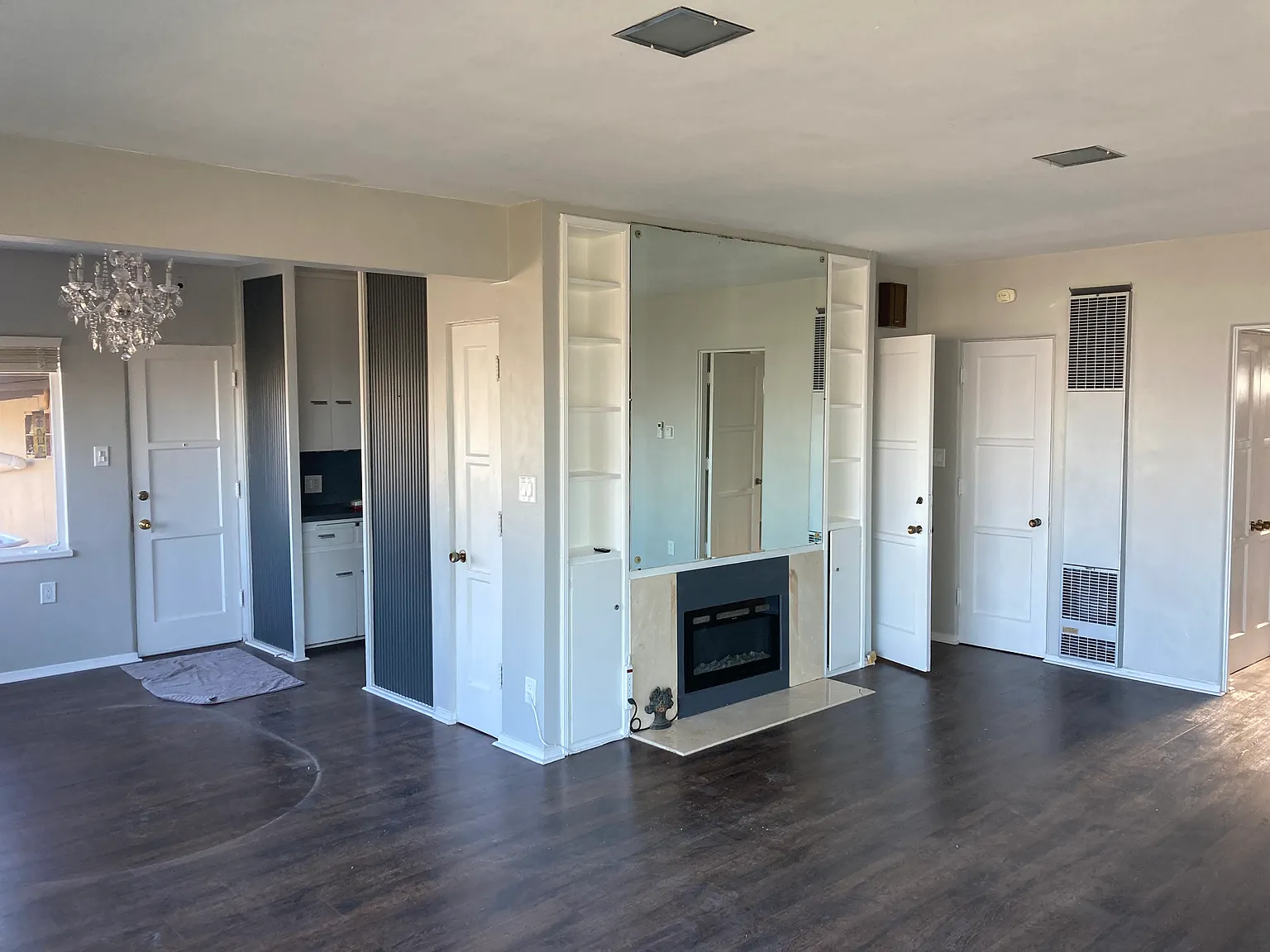 2 bed, 900 sqft, $4,200 — Photo 4