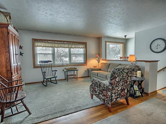 5th image of 552 E Stanton Ave