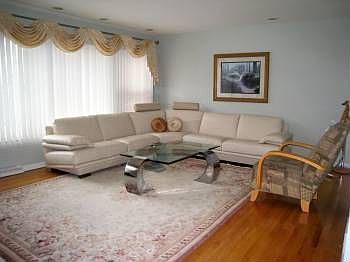 3rd image of 6747 N Harding Ave