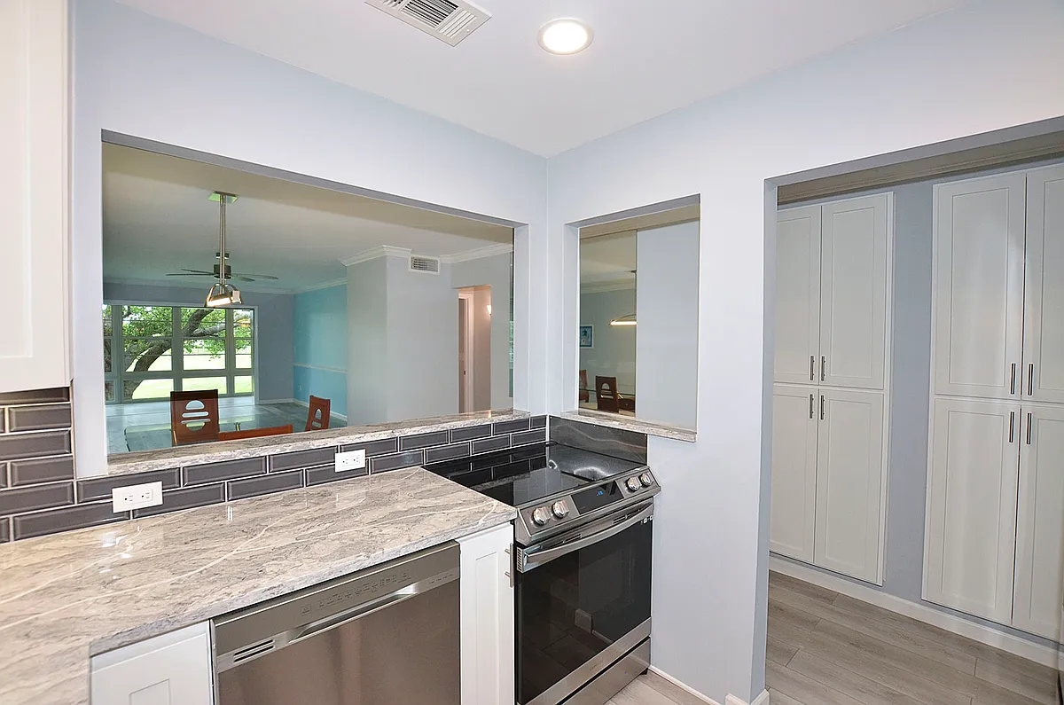 Building Photo - 50 Woodland Dr #207