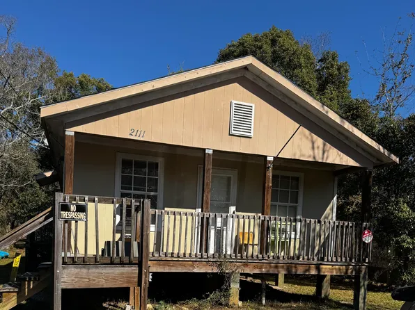 2111 Jackson Ave, Pascagoula, MS 39567