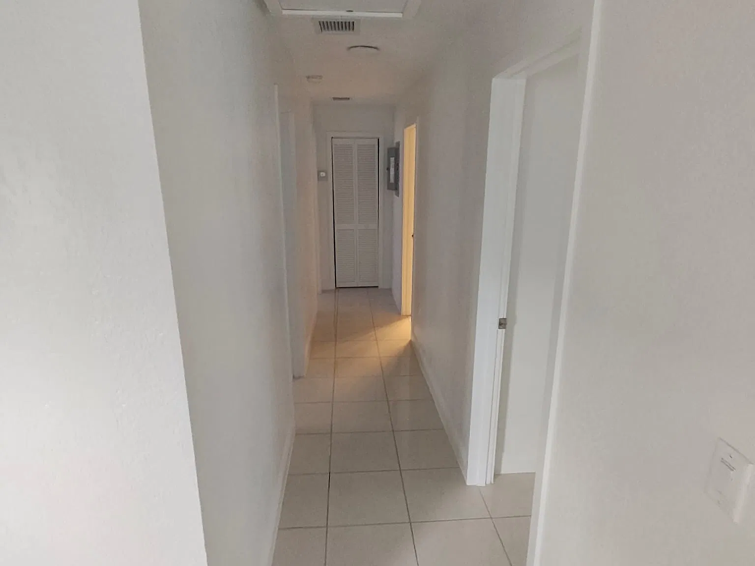 3 bed, 1000 sqft, $2,900 — Photo 4
