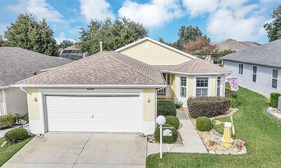 1st image of 20623 Queen Alexandra Dr