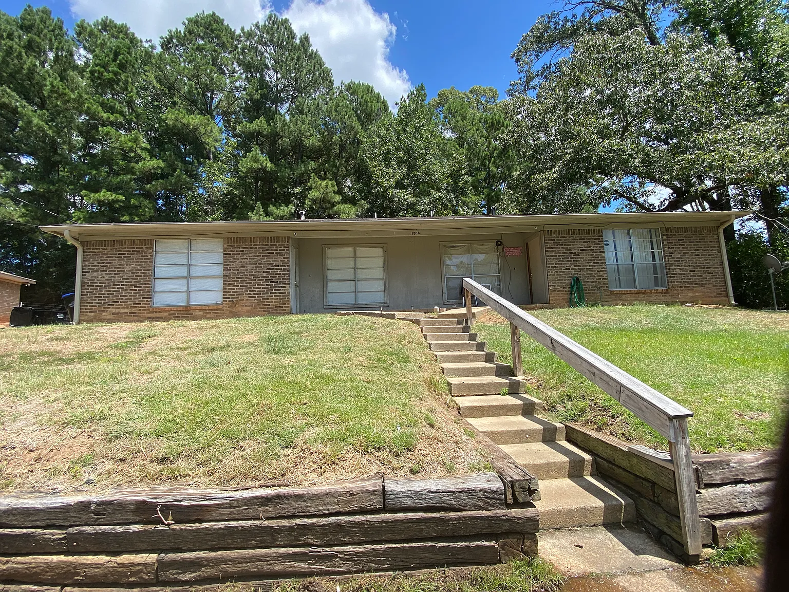 2 bed, 967 sqft, $895 — Photo 1