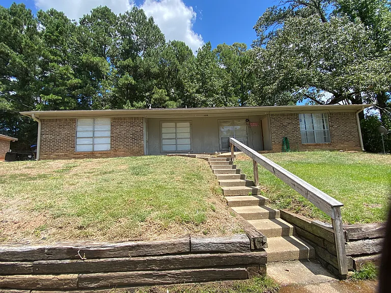 1208 Cheryl St #B — Photo 1