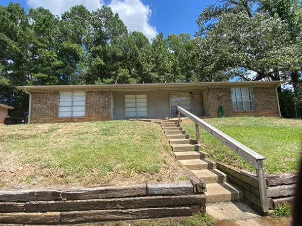 1208 Cheryl St #B, Longview, TX 75604