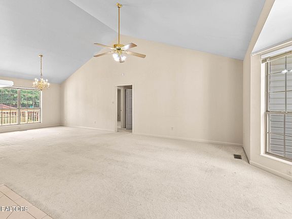 5th image of 10308 Highgate Cir