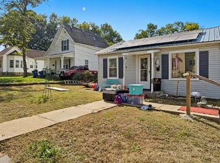1221 Clinton St, Carthage, MO 64836