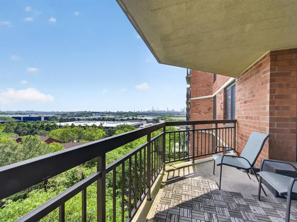 827 Harmon Cove Tower image 1 of 39