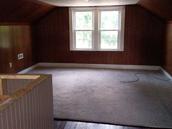 4th image of 666 Linn St
