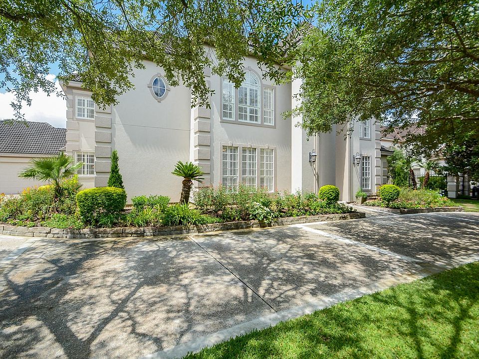 1st image of 40 Champions Bend Cir