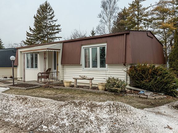 2nd image of 60 Linden Ln