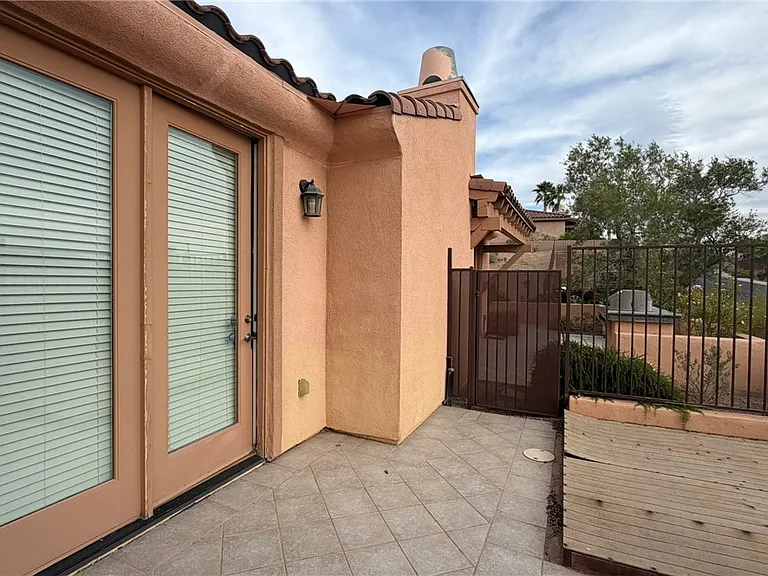 1274 Calcione Dr — Photo 35
