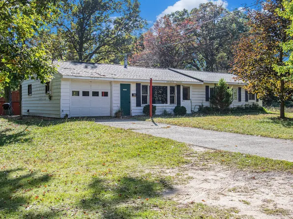 1515 W Bard Rd, Muskegon, MI 49445