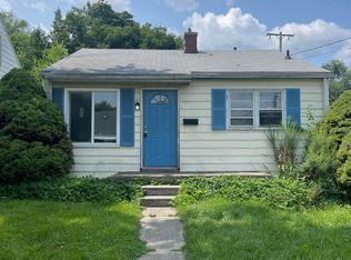 952 Johnson Ave, Flint, MI 48532
